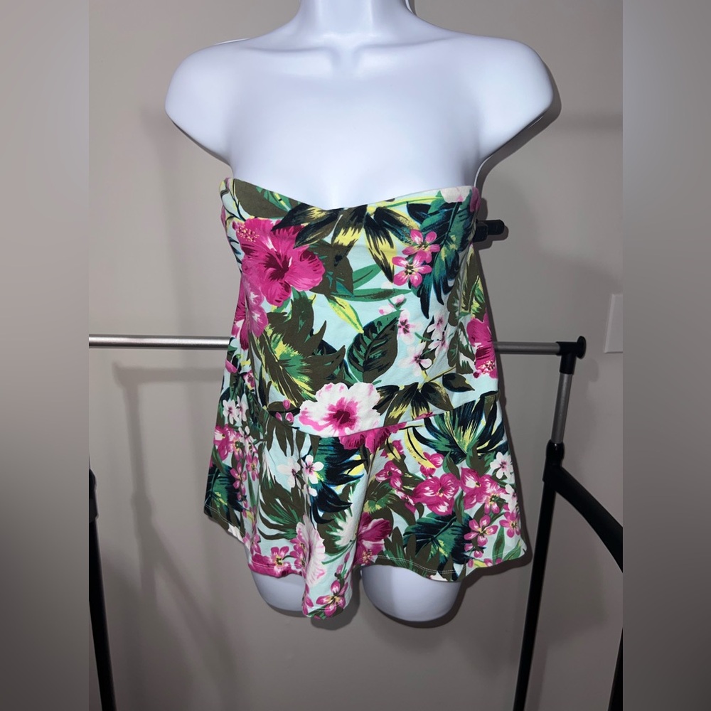 Floral Strapless Peplum Style Top